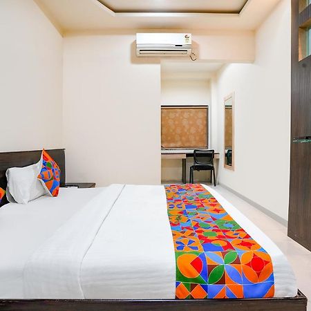 Fabhotel Regent Inn - Nr Skywalk Bridge Pimpri-Chinchwad Exteriör bild