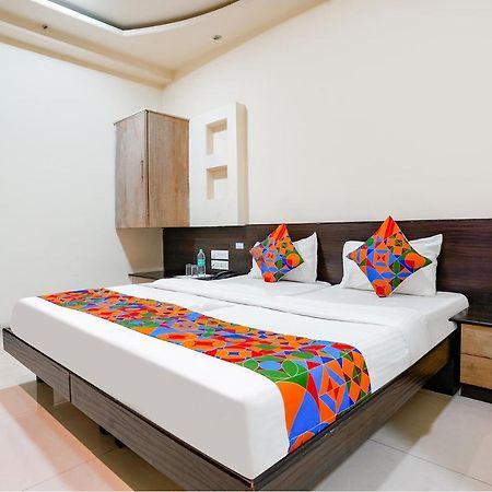 Fabhotel Regent Inn - Nr Skywalk Bridge Pimpri-Chinchwad Exteriör bild