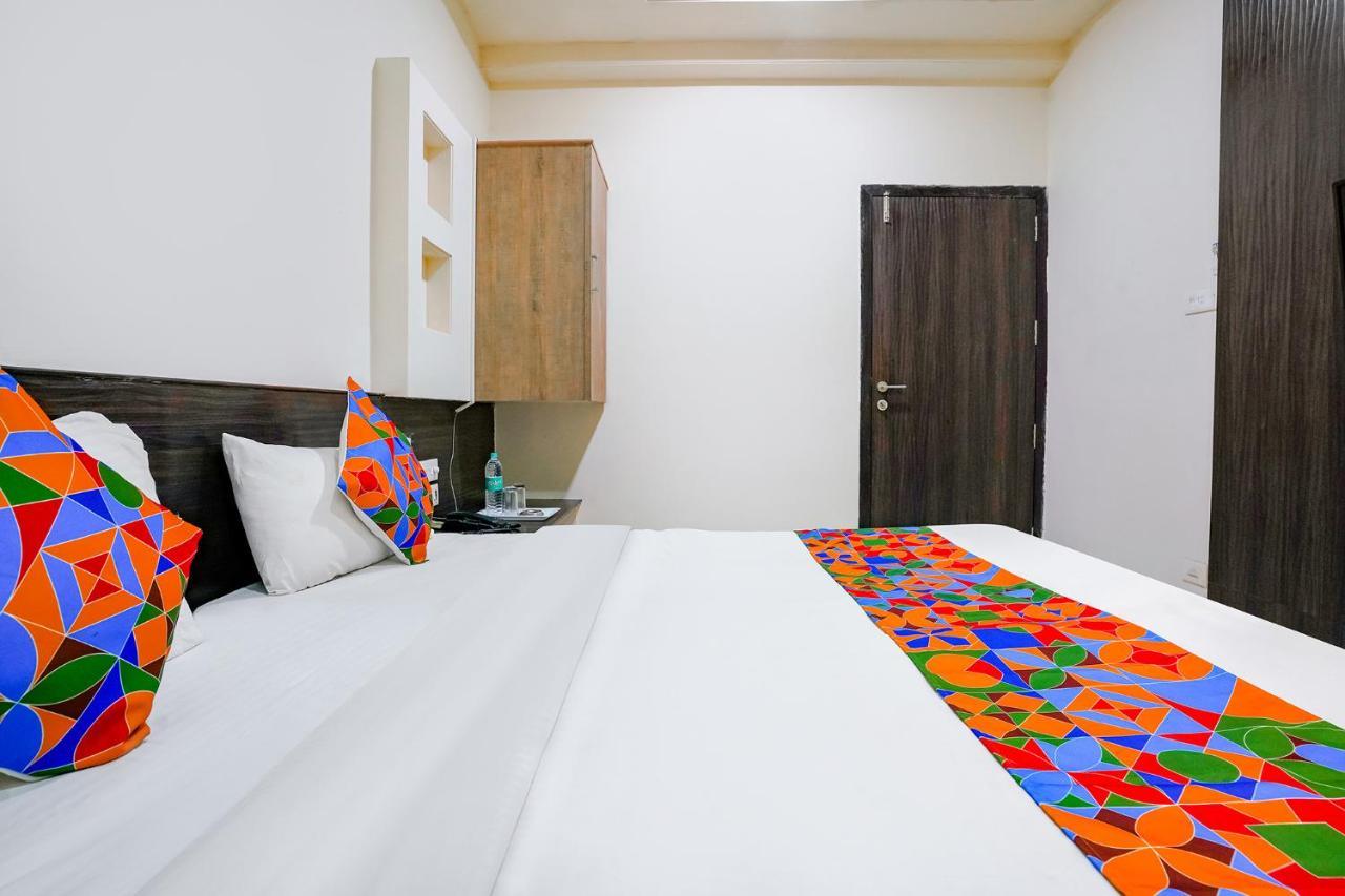 Fabhotel Regent Inn - Nr Skywalk Bridge Pimpri-Chinchwad Exteriör bild