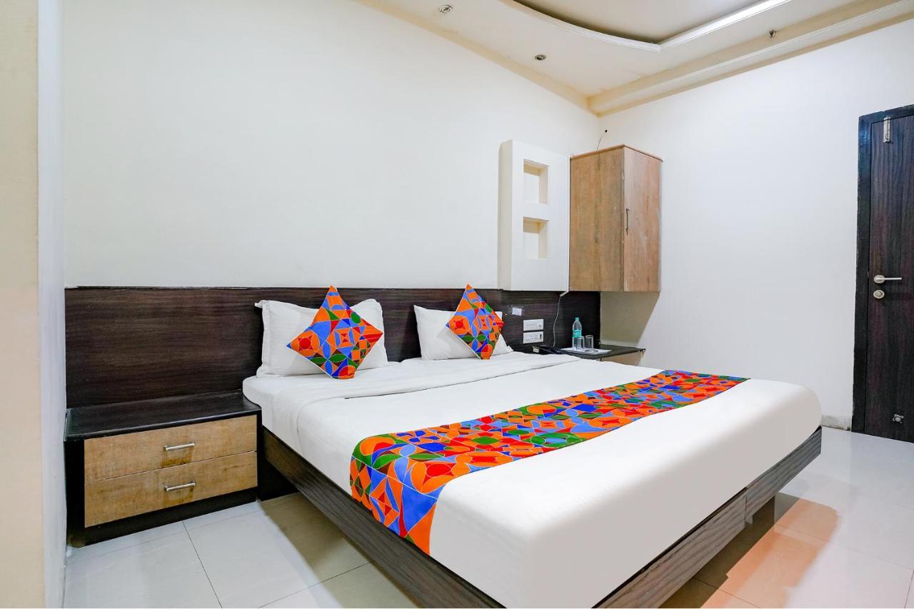 Fabhotel Regent Inn - Nr Skywalk Bridge Pimpri-Chinchwad Exteriör bild