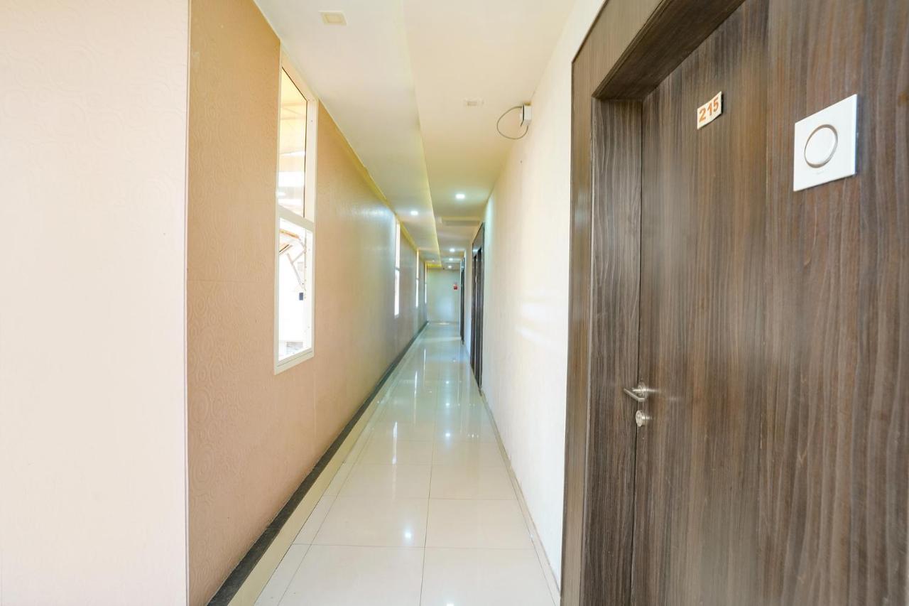 Fabhotel Regent Inn - Nr Skywalk Bridge Pimpri-Chinchwad Exteriör bild