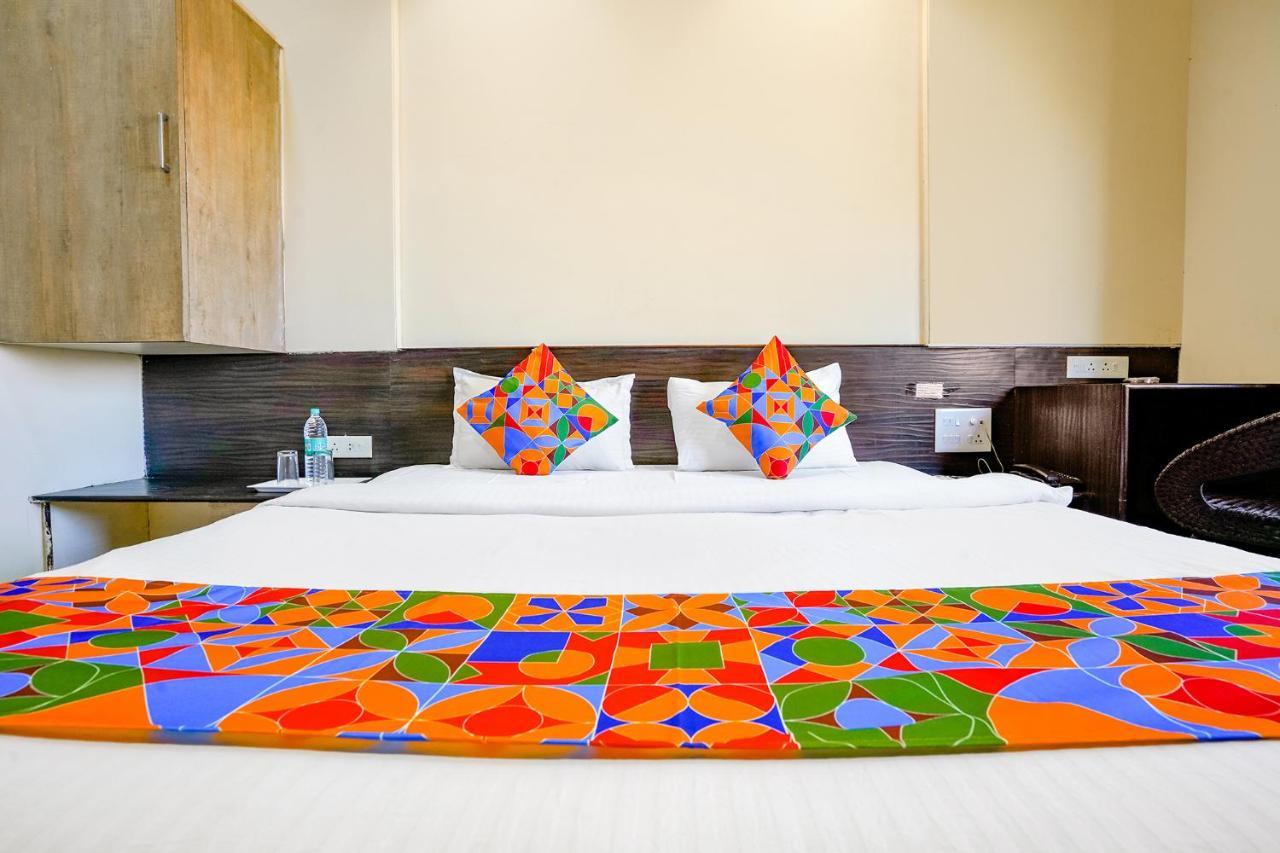 Fabhotel Regent Inn - Nr Skywalk Bridge Pimpri-Chinchwad Exteriör bild