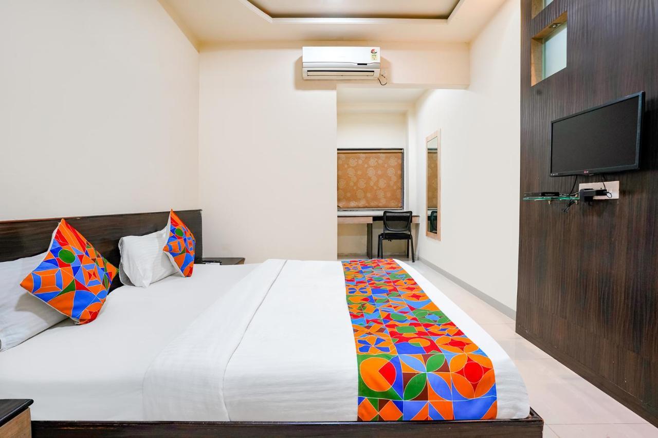 Fabhotel Regent Inn - Nr Skywalk Bridge Pimpri-Chinchwad Exteriör bild