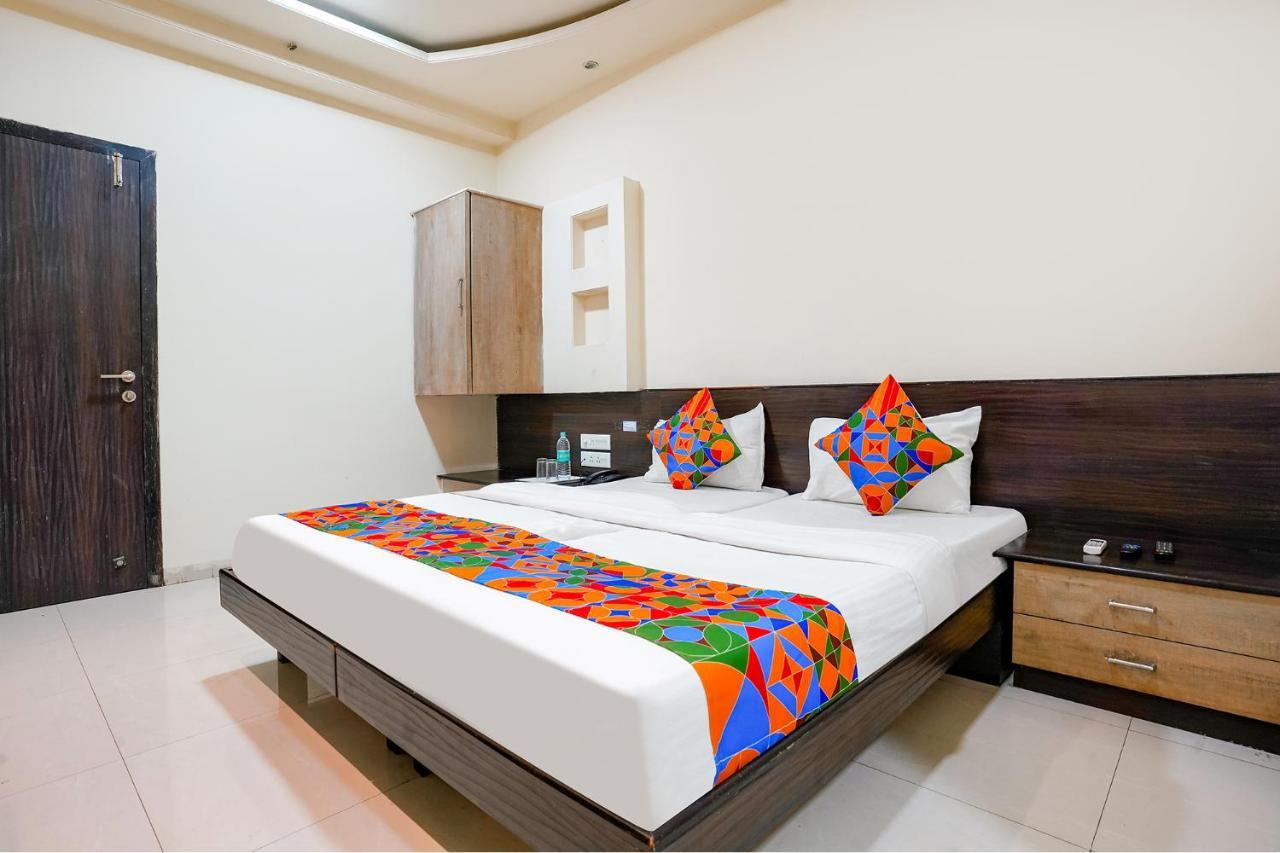 Fabhotel Regent Inn - Nr Skywalk Bridge Pimpri-Chinchwad Exteriör bild