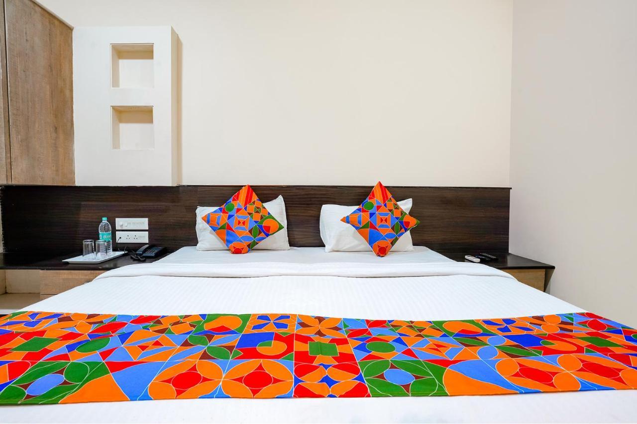 Fabhotel Regent Inn - Nr Skywalk Bridge Pimpri-Chinchwad Exteriör bild