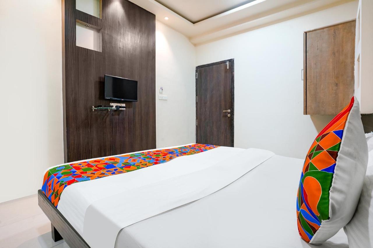 Fabhotel Regent Inn - Nr Skywalk Bridge Pimpri-Chinchwad Exteriör bild